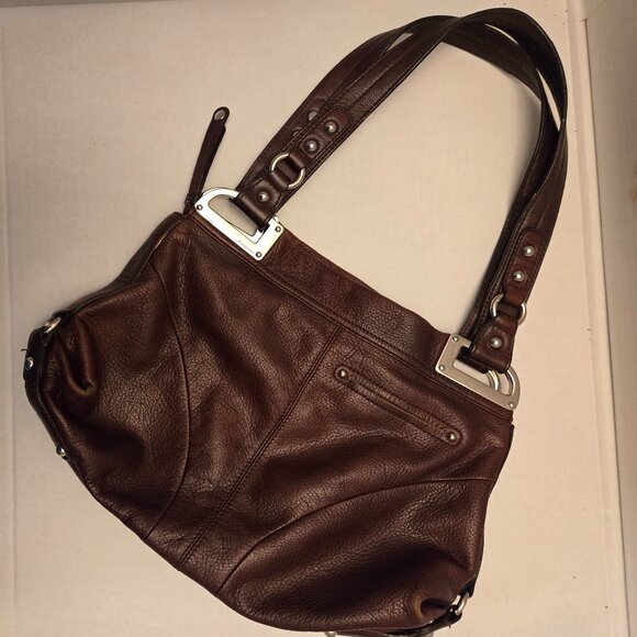 B. MAKOWSKY LEATHER PURSE - Picture 2 of 12